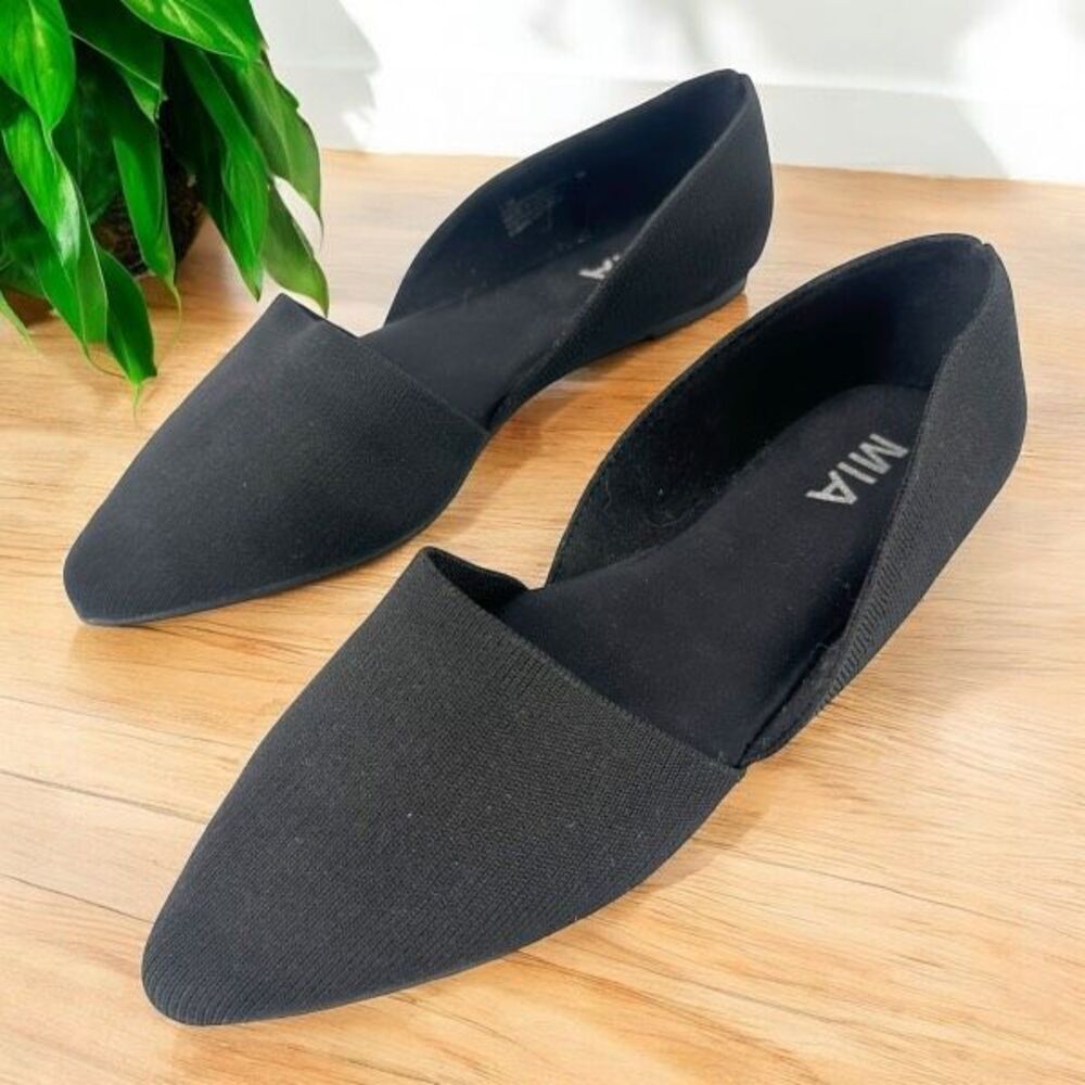 MIA Black Pointed D'Orsay Flats